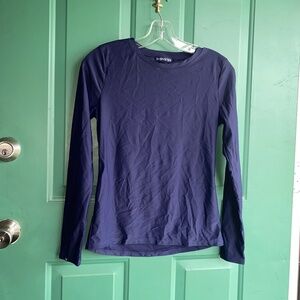 .Ladies Movetes size small athletic top